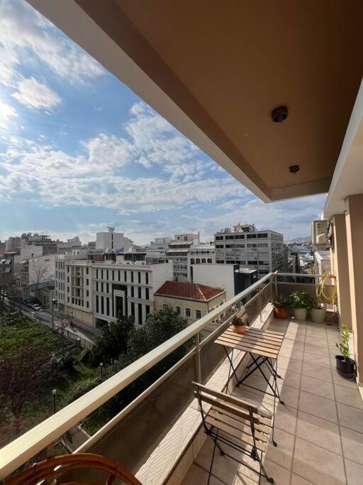 Maria'S Sunlit Apartment Piraeus Ngoại thất bức ảnh