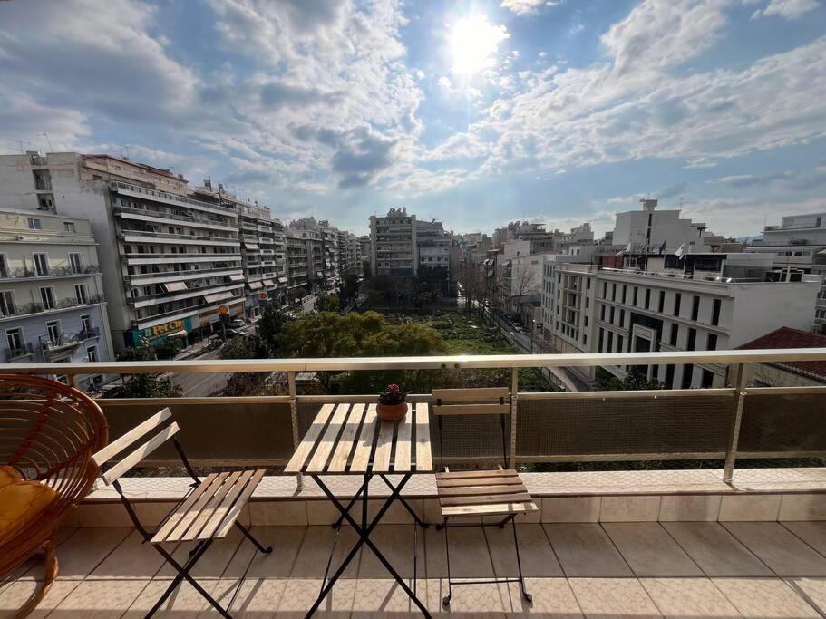 Maria'S Sunlit Apartment Piraeus Ngoại thất bức ảnh