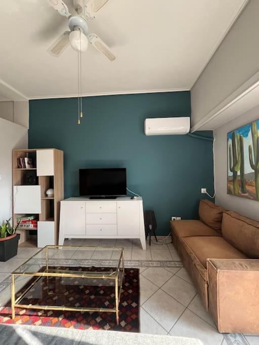 Maria'S Sunlit Apartment Piraeus Ngoại thất bức ảnh