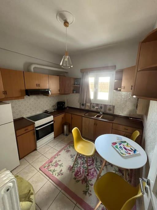 Maria'S Sunlit Apartment Piraeus Ngoại thất bức ảnh